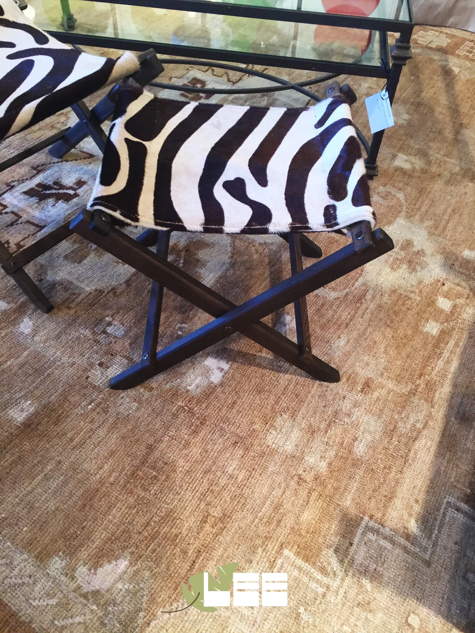 L9058-00 LEATHER STOOL