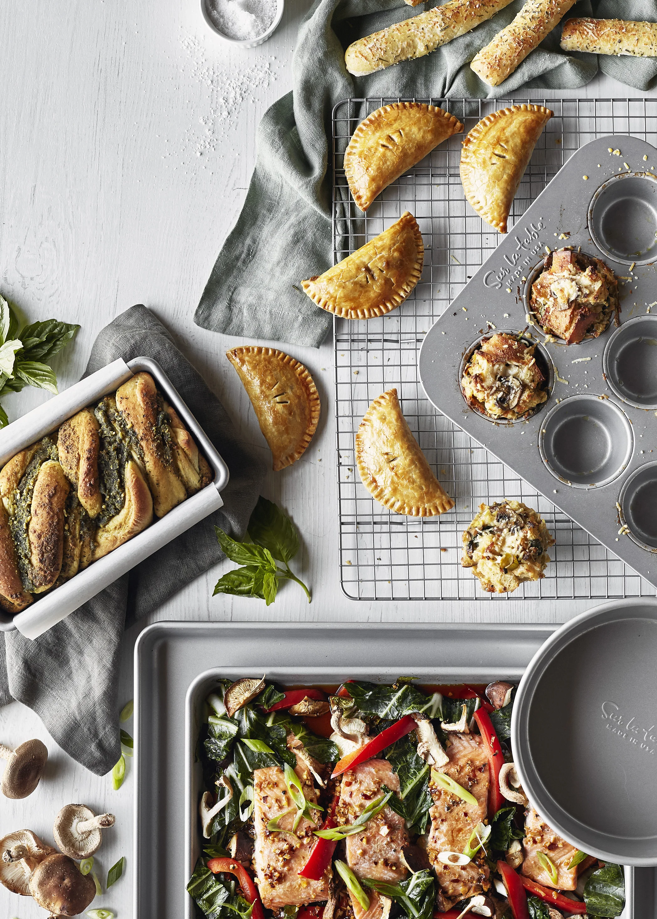 4722_42-43 Bakeware Tools2768.jpg