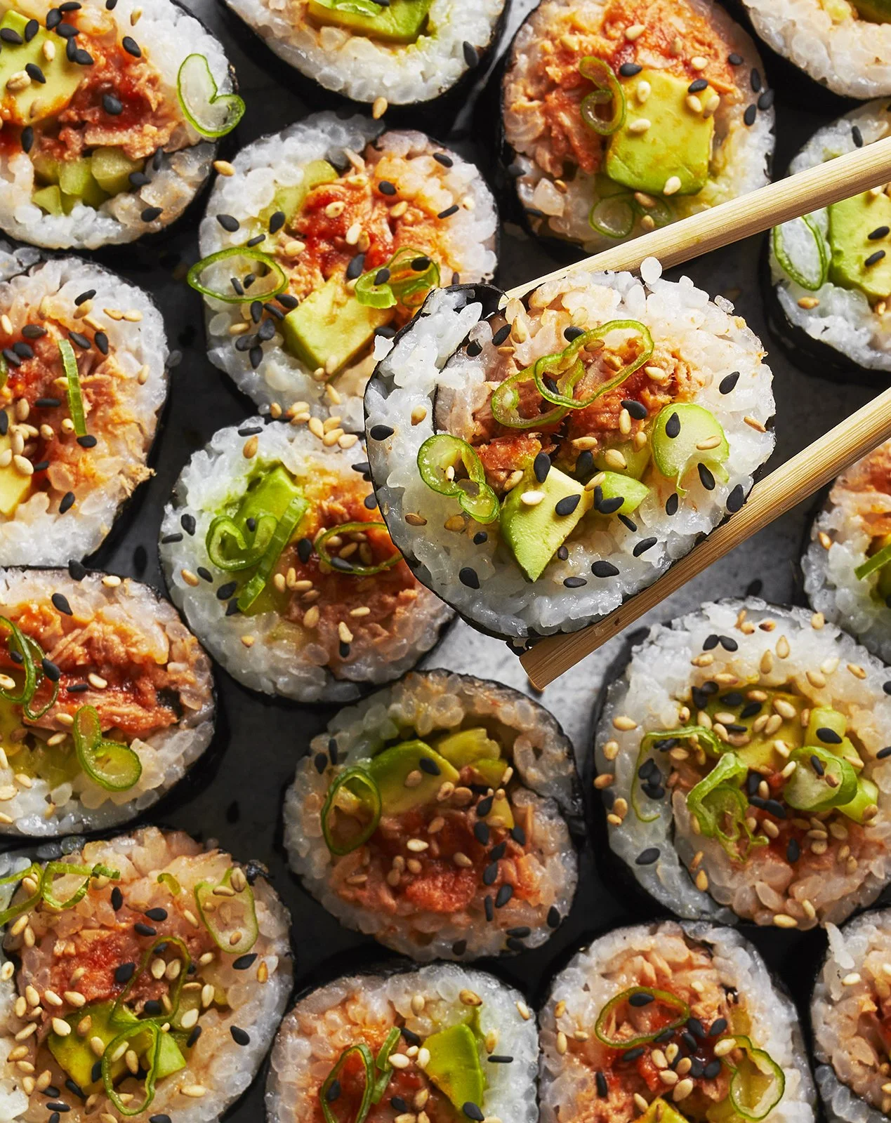 DELISH_220510_SpicyTunaRoll_02_Vertical_AM.jpg