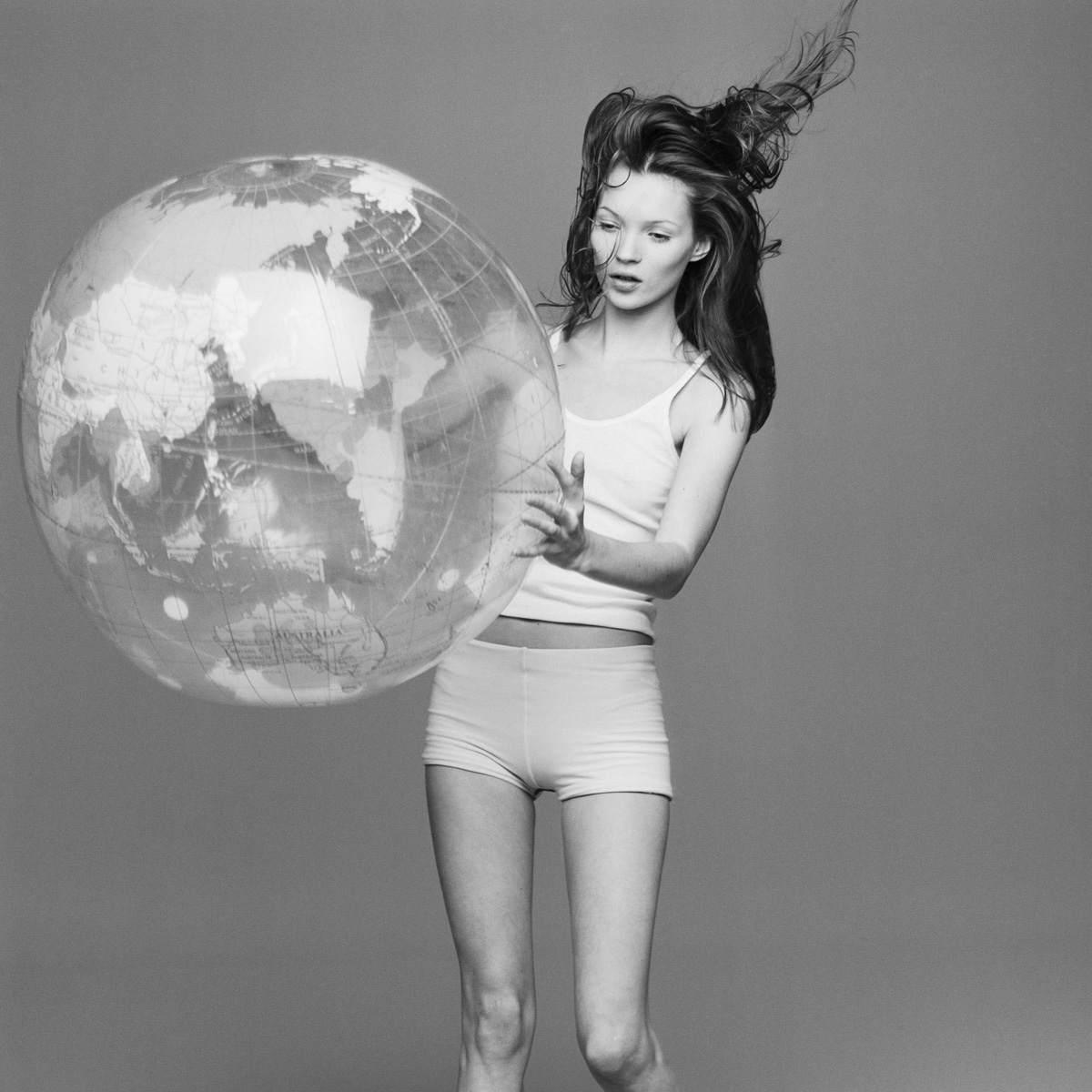 kate+moss+with+the+world+by+patrik+andersson-1.jpeg