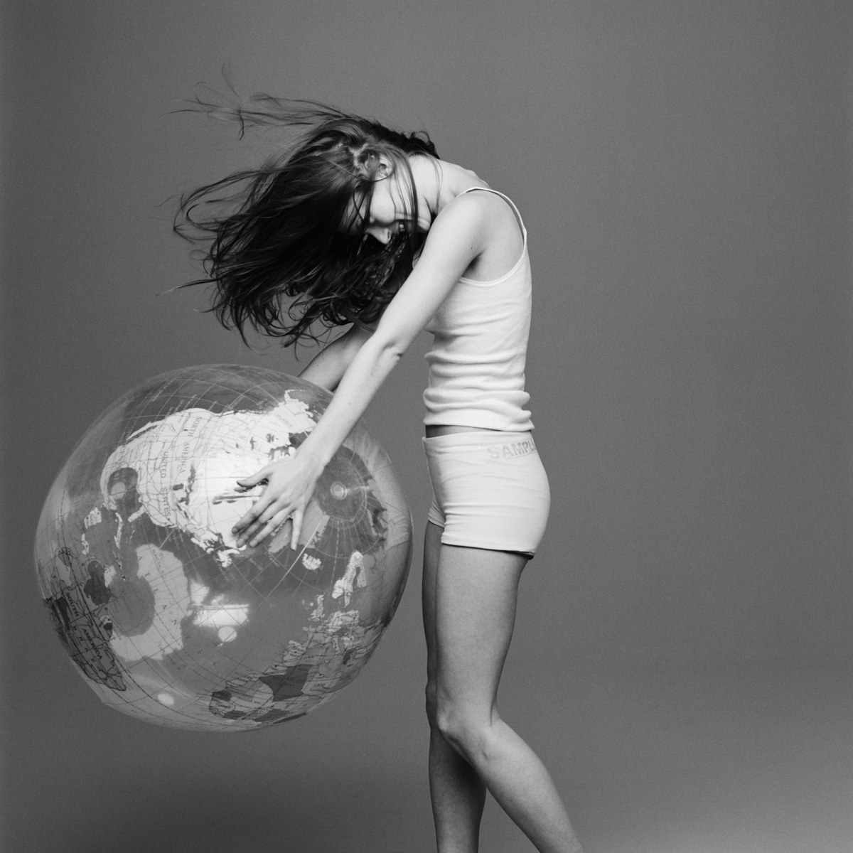 kate+moss+with+the+world+by+patrik+andersson-5.jpeg