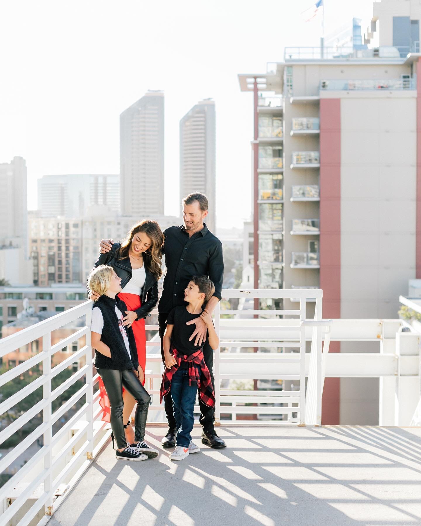 This family is making the city-girl inside of me so happy. 🏙 

I&rsquo;m currently in the middle of an editing cyclone, so just giving a quick thank you to my clients for your patience as I try to wrap these sessions up&hellip; and maybe enjoy a min