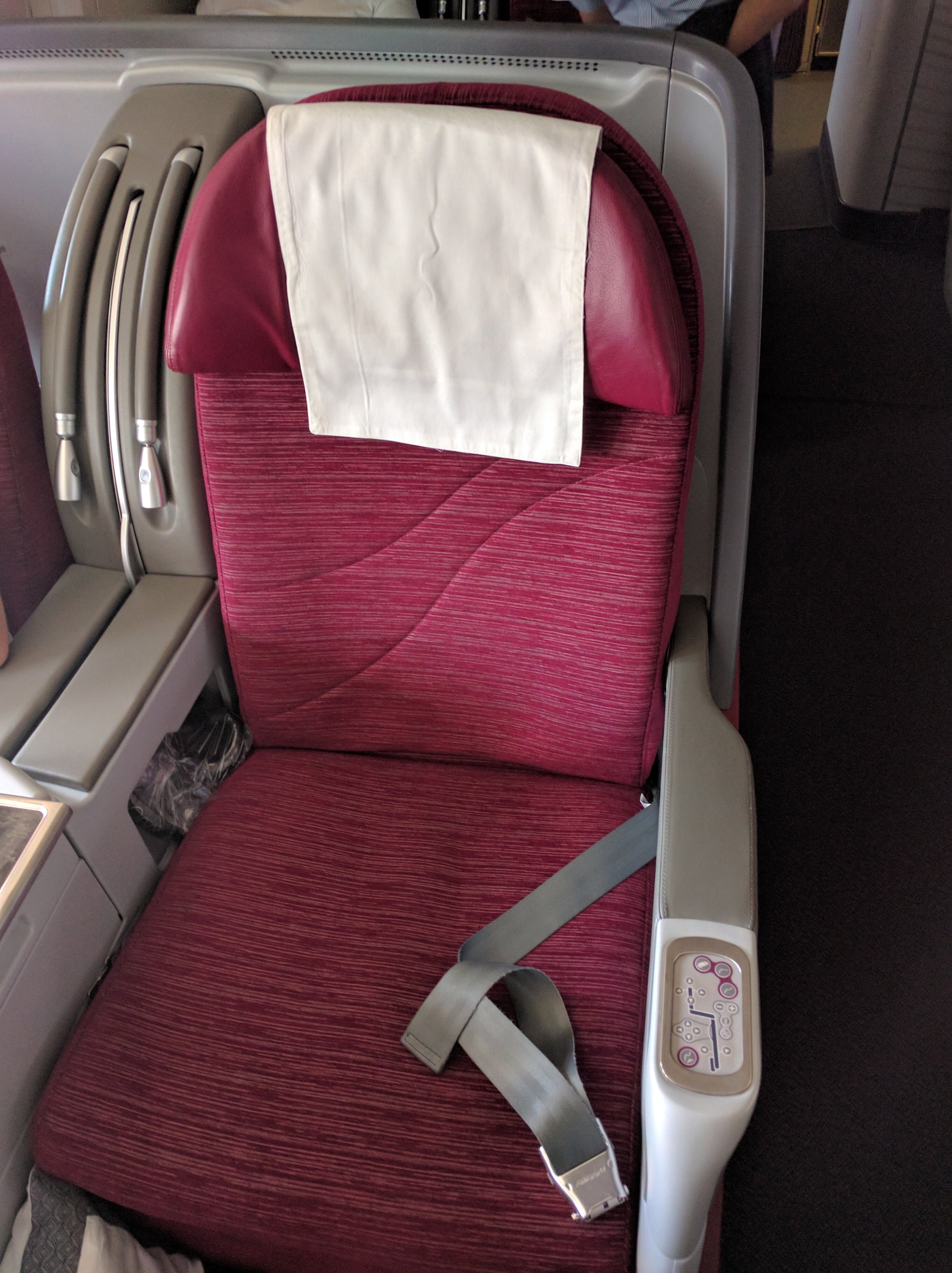 Qatar 777-300ER Business Class Seat
