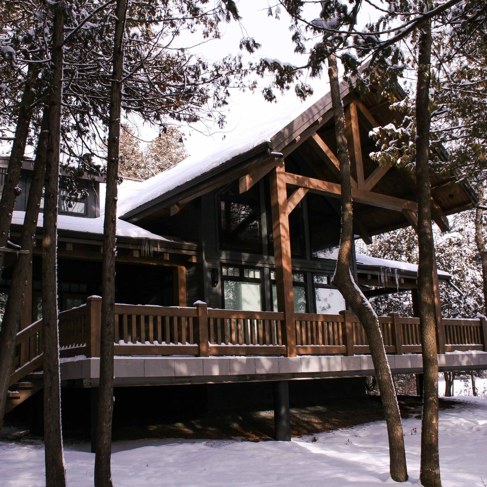 Custom timberframe cottage cabin deck railing 