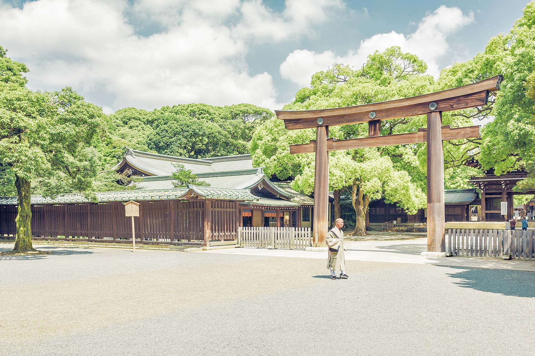 Meiji_Shrine_V2.jpg
