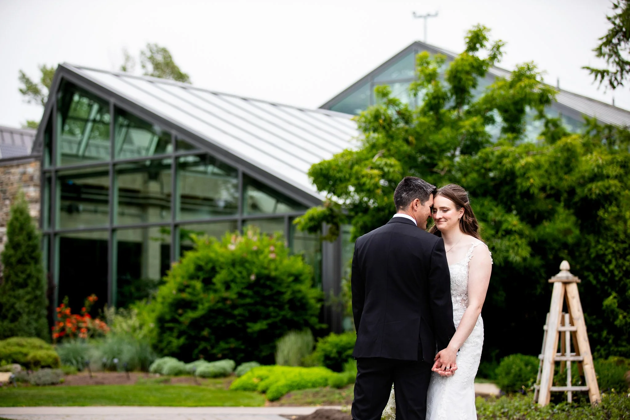 calgary-zoo-wedding-garden-ceremony.jpg