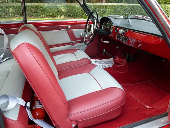 RAS_886_Interior1.JPG