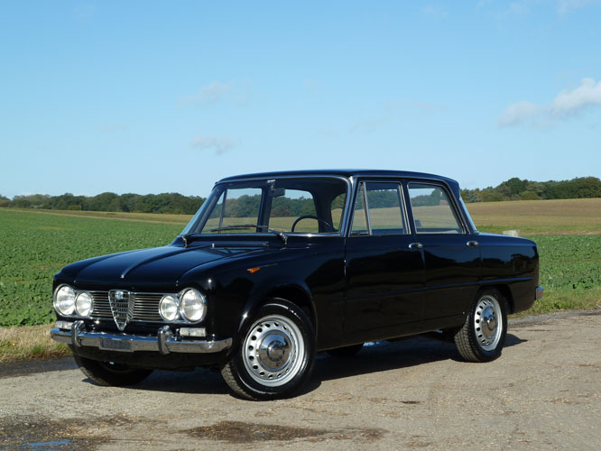 Black and White Garage - 1964 Alfa Romeo Giulia 1600 Ti