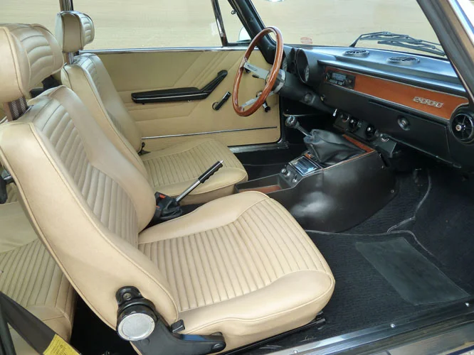 BG-533124_19-8-13_Interior.JPG