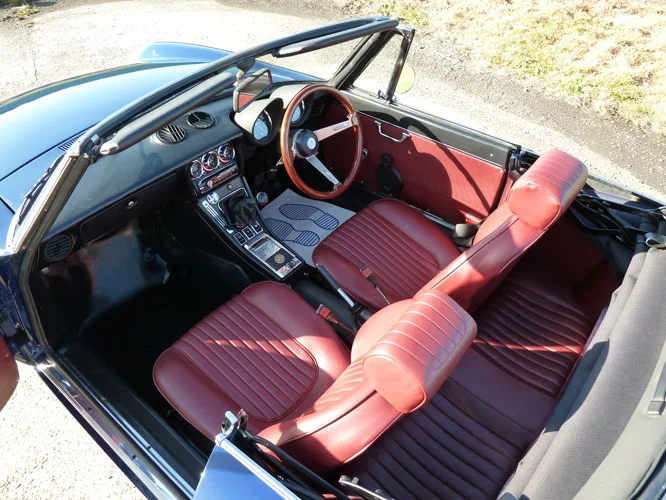 BGJ_209S_Interior2.JPG