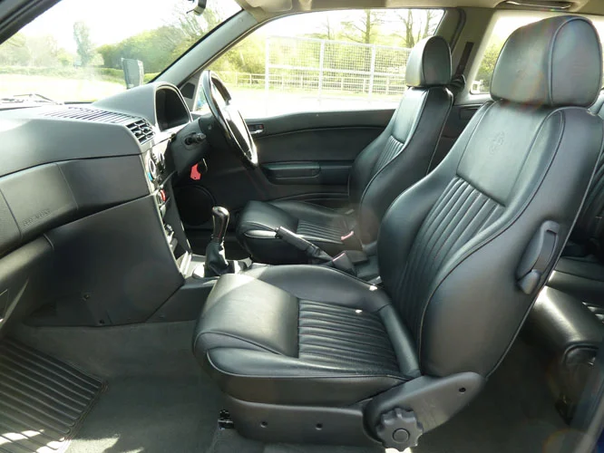 R848_DEG_Interior_30-4-12.JPG