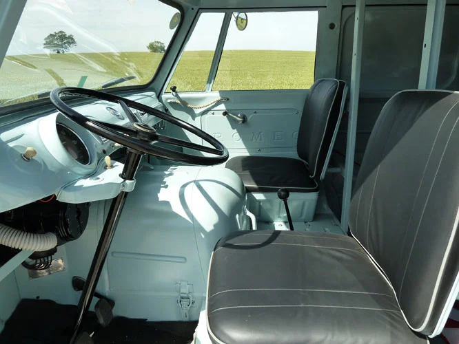 127_XUU_Interior_27-6-11.JPG