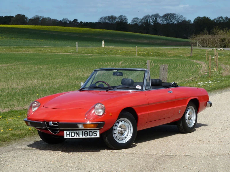 Black and White Garage - 1976 Alfa Romeo 2000 Spider Veloce RHD