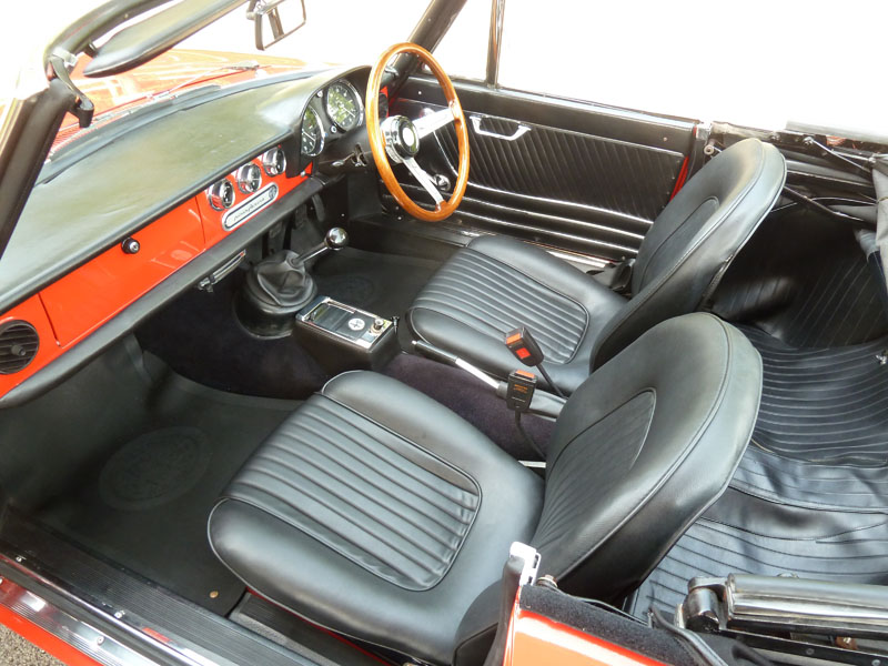 Black and White Garage - 1968 Alfa Romeo 1750 Spider Veloce RHD