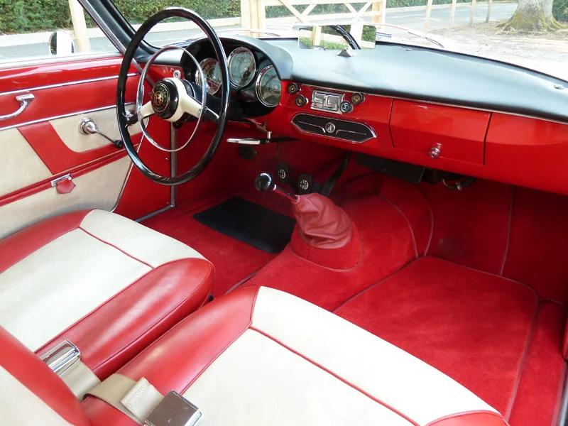1309-KC_30-7-14_Interior2.JPG