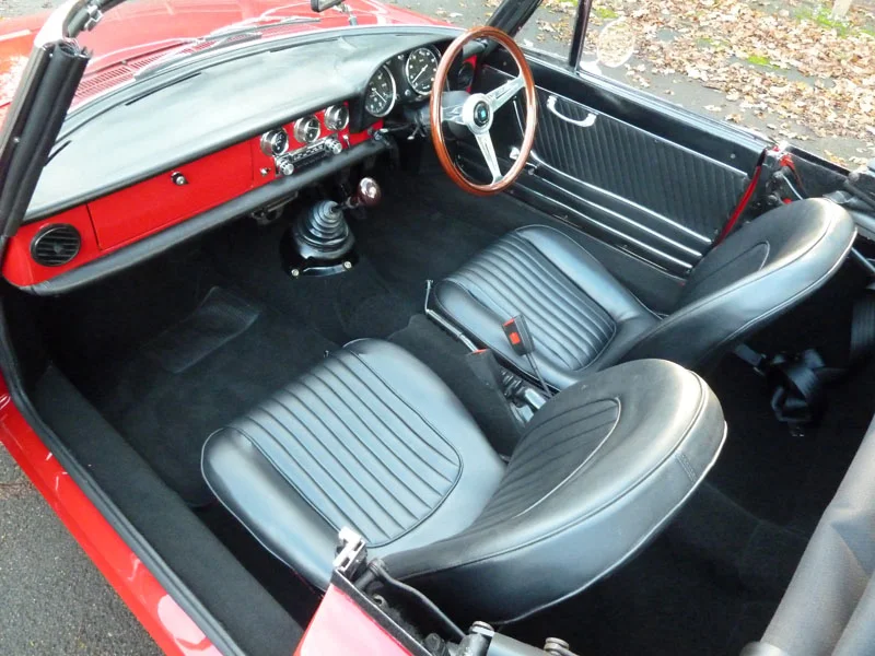 SUW-84F_20-10-14_Interior1.JPG