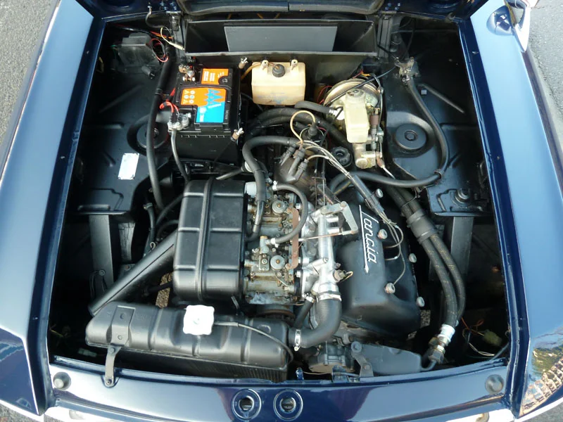 Fulvia-S-RA150657_10-11-14_Engine.JPG