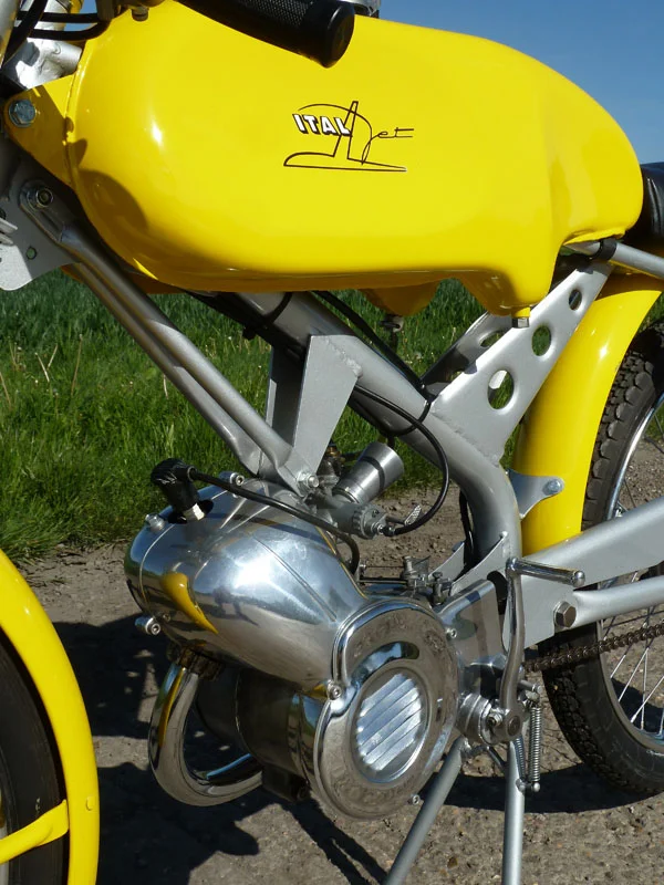 ItalJet-50_6828_13-5-15_Engine2.JPG