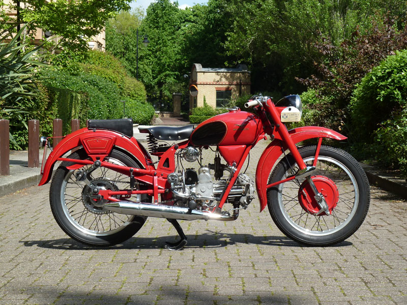 Moto-Guzzi-Airone-Sport_27775_Side3.JPG