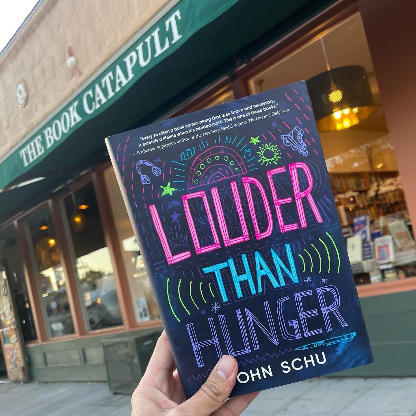 Finally got my hands on the gorgeous finished copy of LOUDER THAN HUNGER by @mrschureads thanks to @thebookcatapult! 
#sdbookcrawl #independentbookstoreday

(Note: I had been trying, but everywhere I went they were sold out! 😎👏🏽)