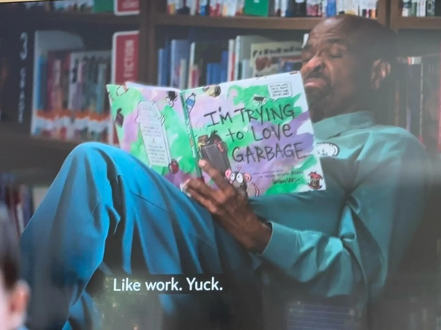 Squealed when I spotted I&rsquo;M TRYING TO LOVE GARBAGE by the great @bethanybarton on Abbott Elementary&mdash;I know her!!! 😎🥳

@abbottelemabc @penguinkids