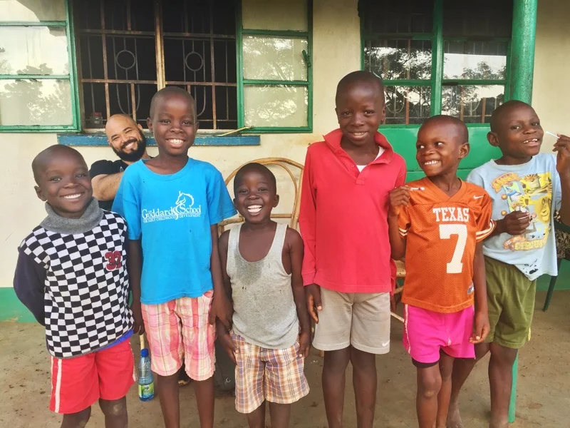 From Left Owen, Sammie, Baby, Peter, Clinton, Austin and Boo is in the back.