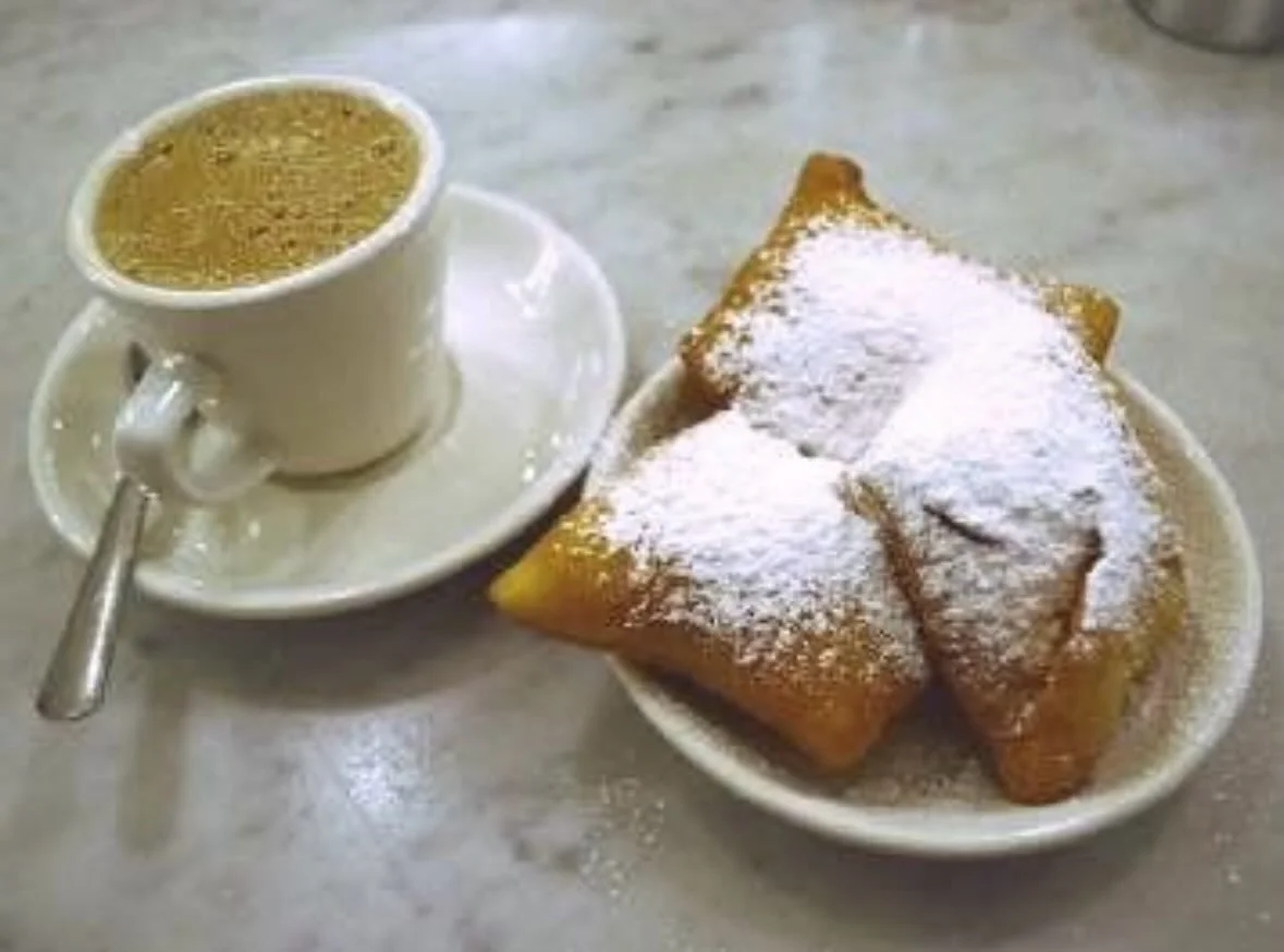 Yummmm 😋😋😋 Those beignets 😍😍😍

@caferueorleans is a treasure for our NWA Community bringing authentic New Orleans style goodness for us all to enjoy! 

Chef @maudie52 is quite a treasure herself! Maudie never ceases doing good for our community