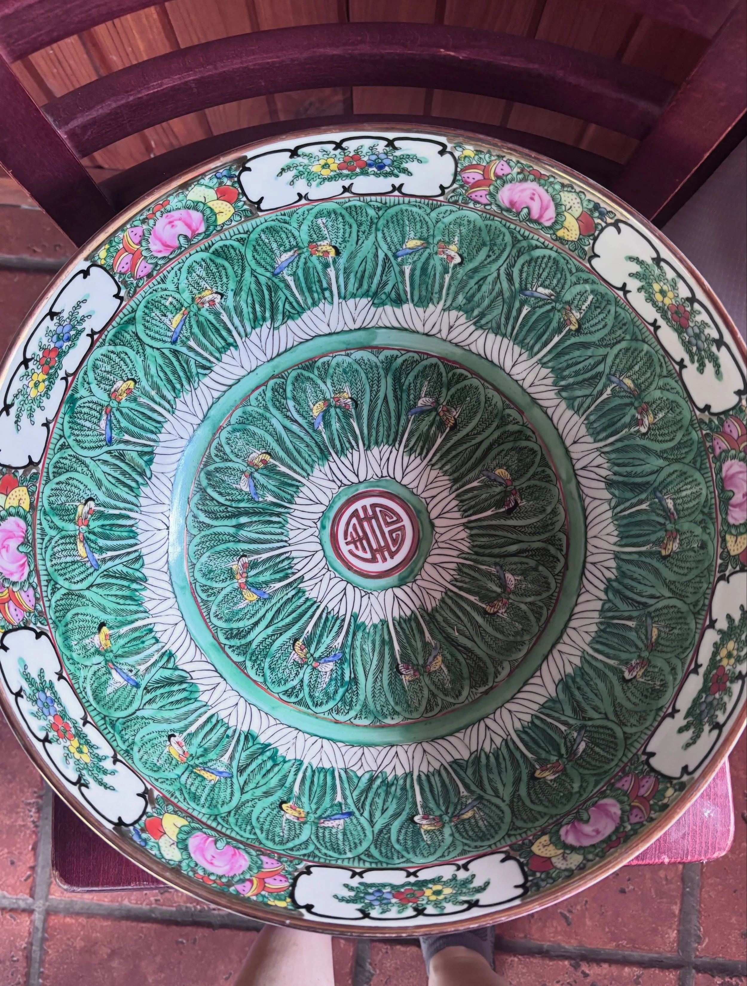 I am completely in love with this extra large Vintage Famille Hand Painted &ldquo;Bok Choy&rdquo; Bowl from @eauxzarkantiques &mdash;the pictures don&rsquo;t do this beauty justice 😍😍😍

I feel much the same about the two Vintage Wool Runners from 