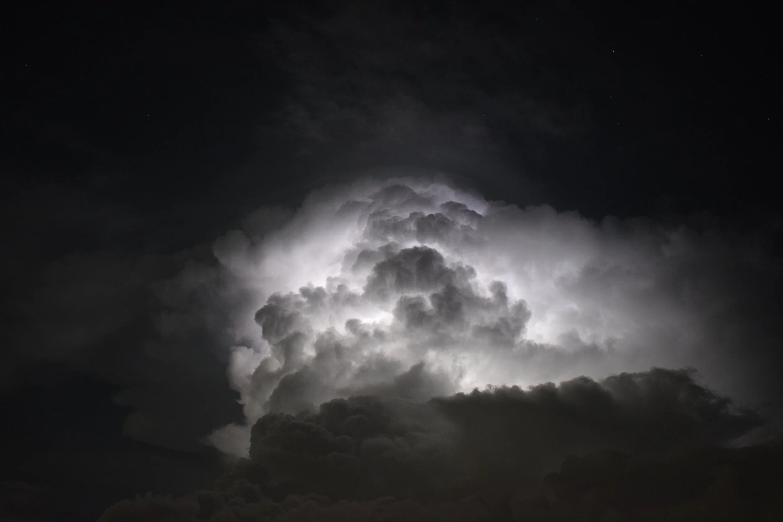 black-and-white-clouds-dark-557782.jpg