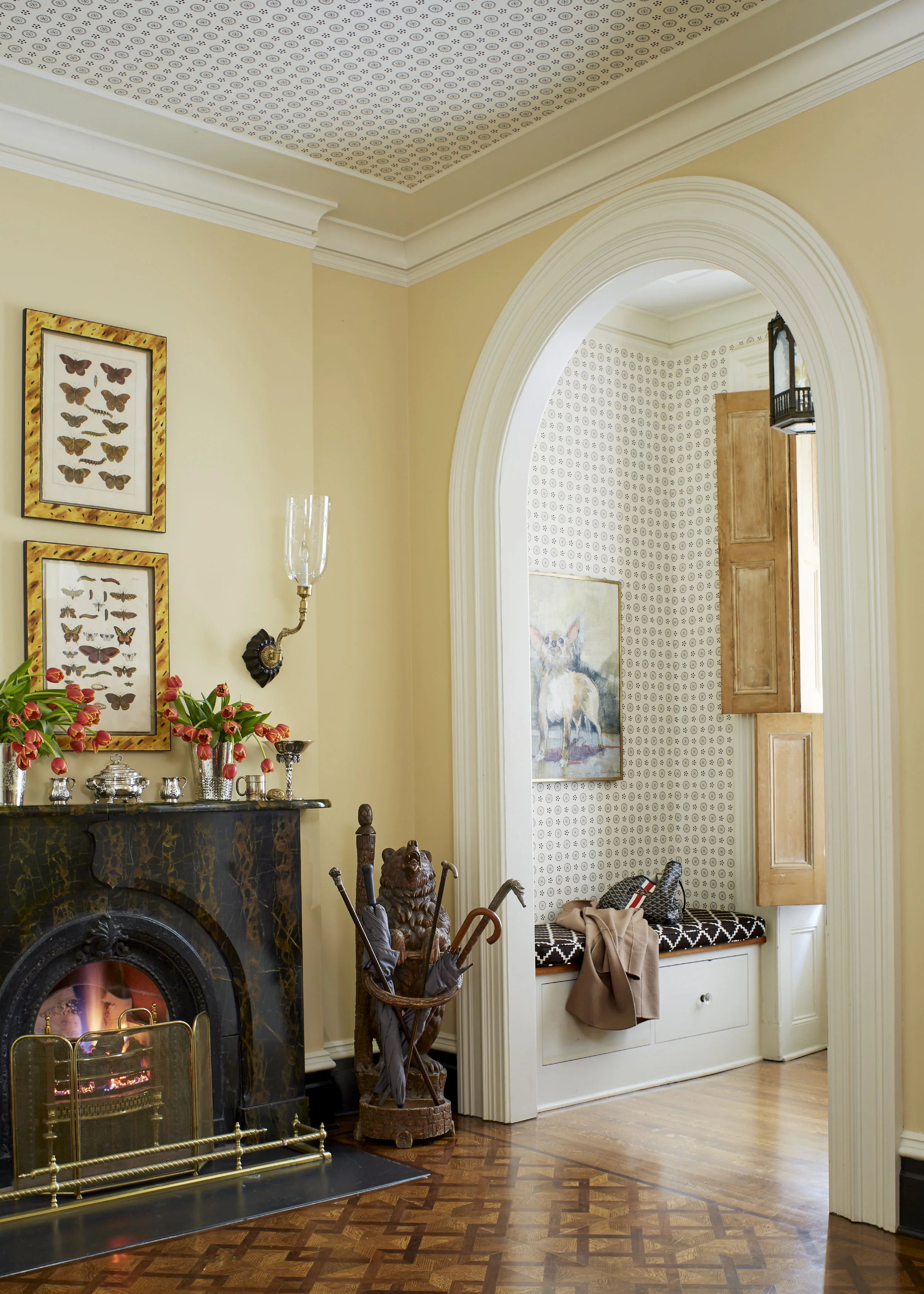 010_foyer_205a.JPG