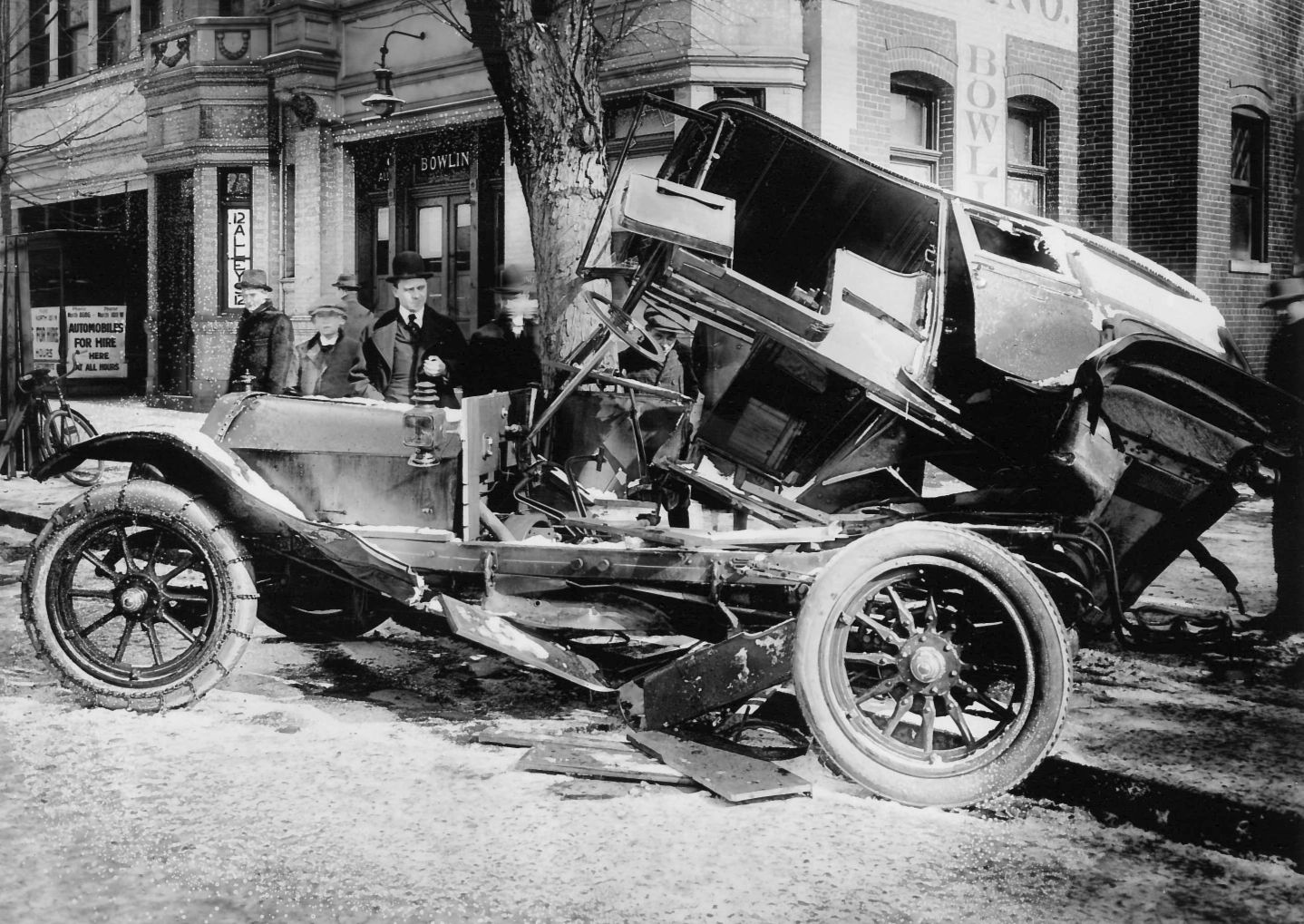 Car Crash 1916.jpg