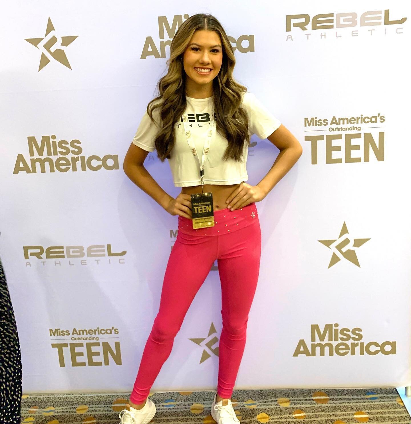 @maoteenaz is ready for day two in Dallas! Saray is ready for rehearsals, spending the day with her #MAOTeen sisters and looking amAZing in her @rebelathletic attire!🌵 
.
.
#MAOTeen #MAZOT #rebelathleticgirls #rebelathletic #sarayofsunshine