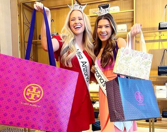 Thank you @toryburch at @scottsdalefashionsquare for a wonderful give back event! As a nonprofit organization it is so important to have community support. The @toryburchfoundation empowers women and provides access to education and we couldn&rsquo;t