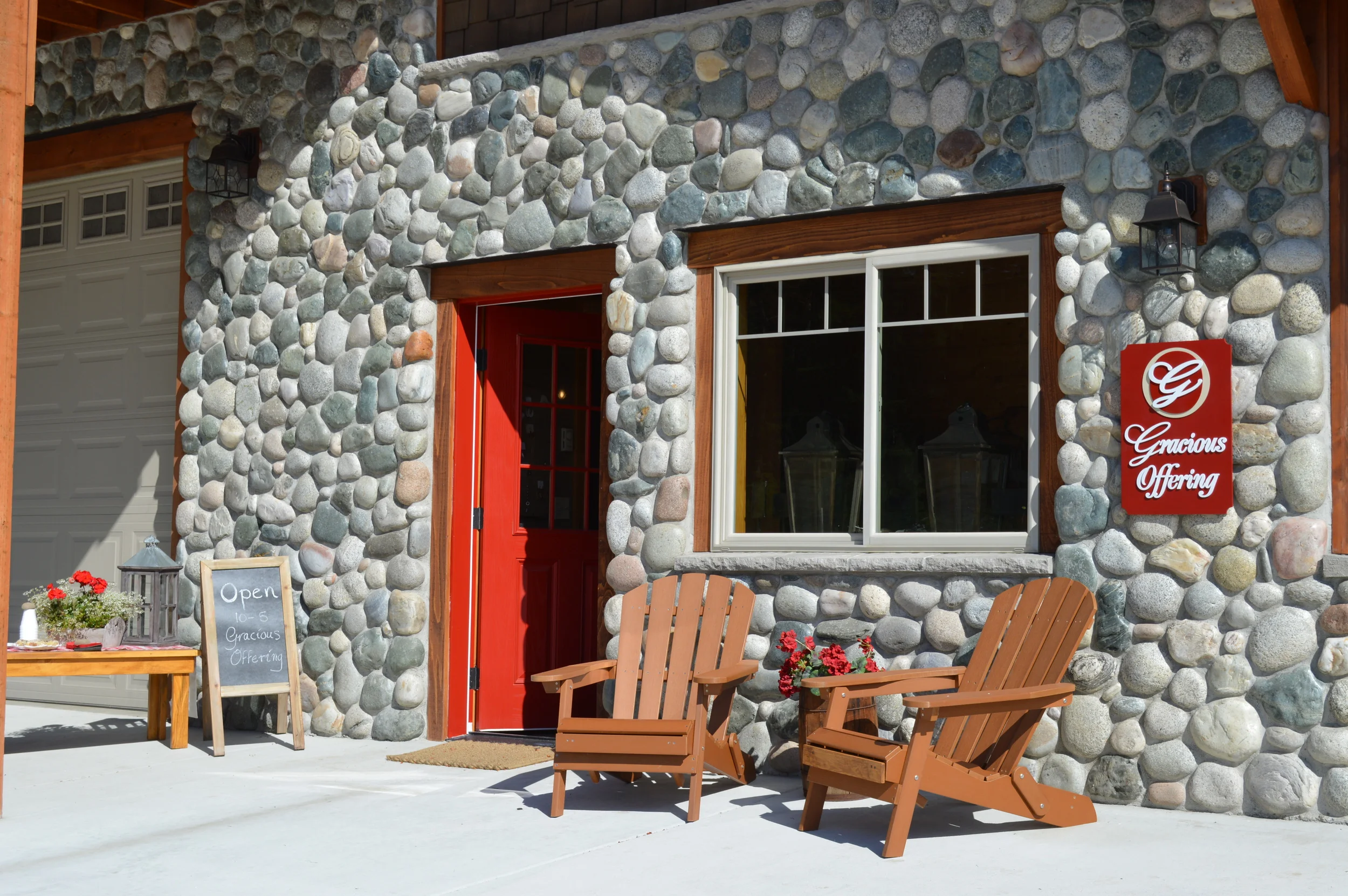 A little cabin in Plain...