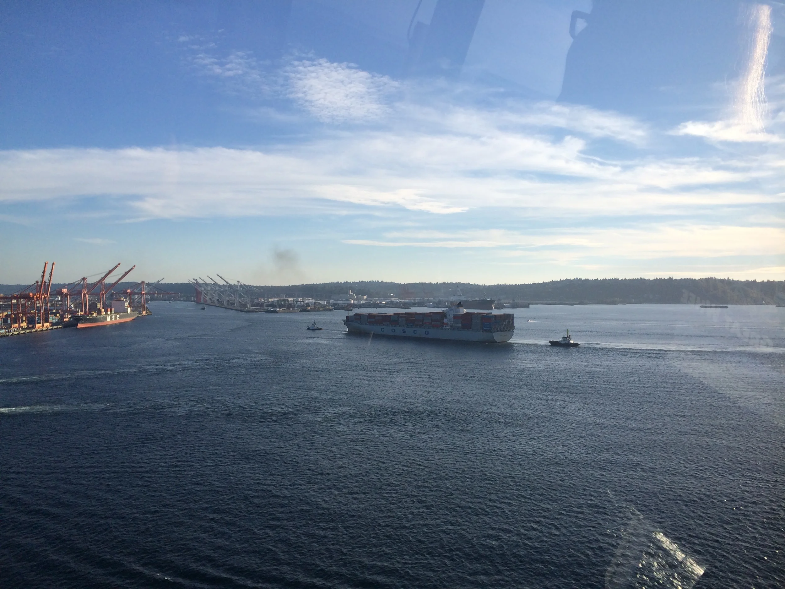 Tug pulling a barge on Elliot Bay...