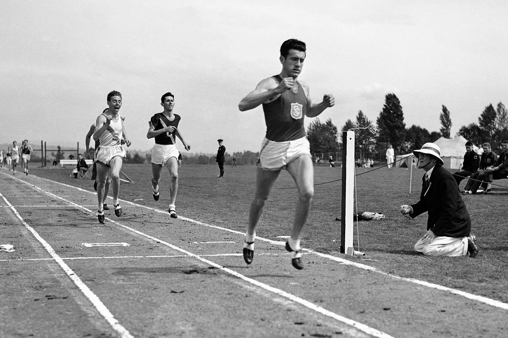 Louie, winning the mile in Seattle...via google