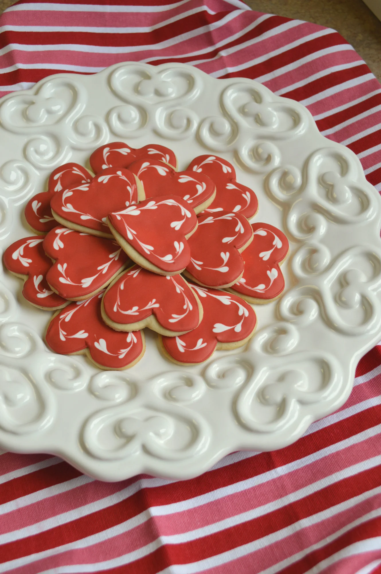 Valentine cookies with the "Cookie Whisperer"...