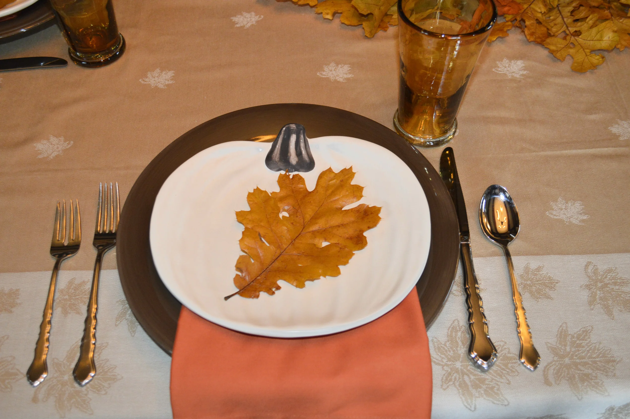 Setting a Fall table...and Pumpkin Carrot Cake!