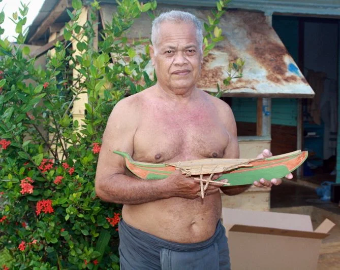 Model Canoe Photo 1.jpg