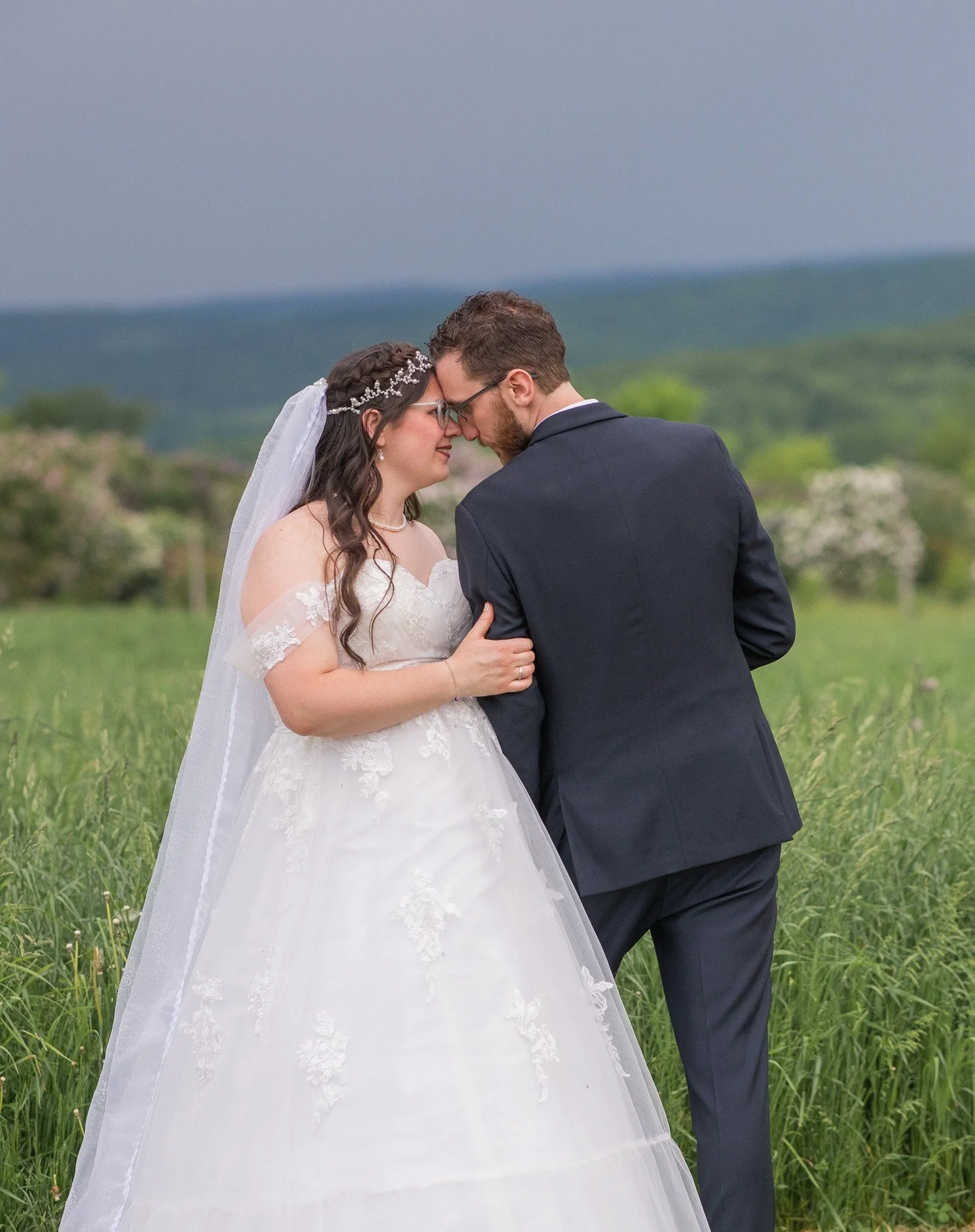 What a beautiful day with Abigail &amp; Jeremiah! A gorgeous ceremony outside and the rain held out right to the end of the photoshoot 🥰 and we even got a spectacular sunset!! 🔆

#fromGiestoGodfroy #getcaptured #weddingday #newlyweds #2024wedding #