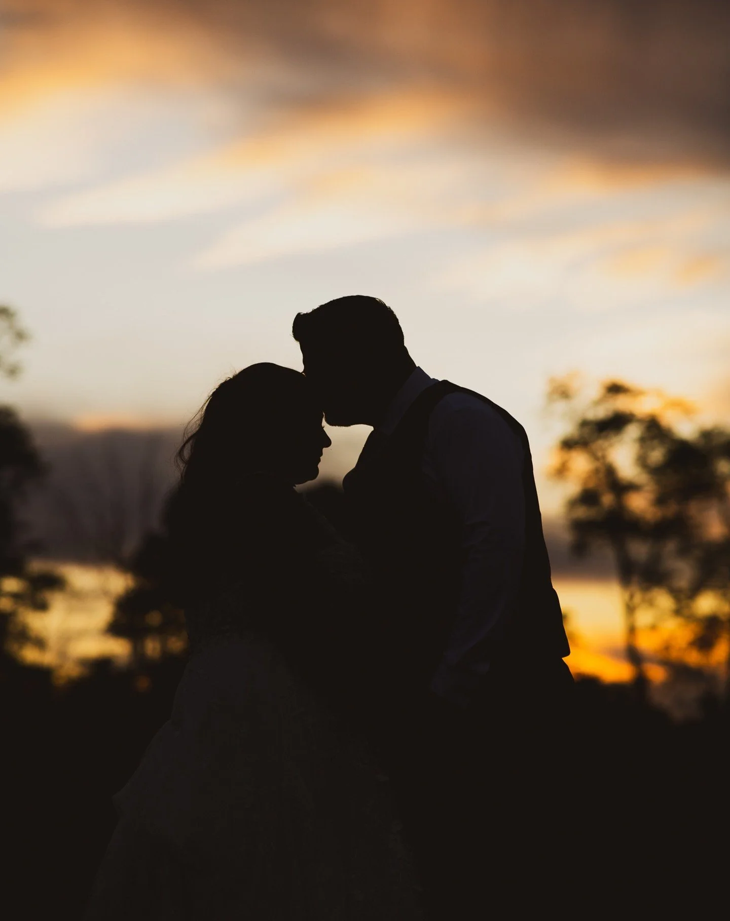SNEAK PEEK!!
Congratulations @kassgaska &amp; @mtgaska ❤❤

Photo: @scarinzi 
Video: @scarinzimedia
Wedding Planner/ Coordinator: @royalcarriageevents
Florals / Decor: @royalcarriageevents
DJ: @engagedentertainmentinc
Venue: @thevenueatbeagellfarms
Ca