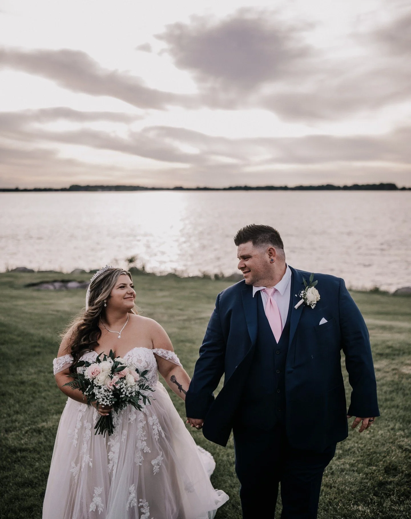 Congratulations Ryan &amp; Lauren!! What a beautiful day with these two!! Thank you both so much for choosing @scarinzi to capture your day! ❤

Photo: @scarinzi
Video: @scarinzimedia
Venue: @lakeshore1860
Dessert (Cookies): Marissa Dunham
DJ: Triple 