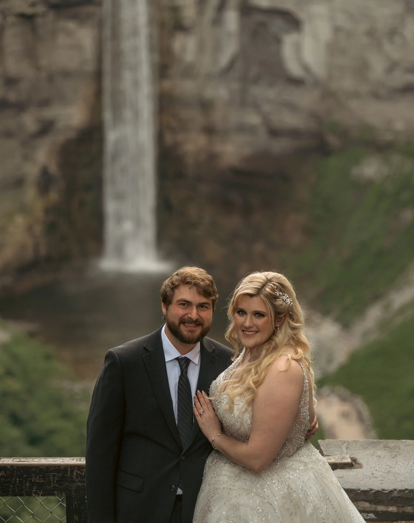 SNEAK PEEK!!! 😍
Congratulations Veronika &amp; Rob!! 

Photographer: @scarinzi 
Videographer @scarinzimedia
DJ: @engagedentertainmentic
Florist: @arnoldsflowershop
Decor Rentals: @sherentsvintage
Gown Shop: @dressyourfancy
Rings: @contijewelers
Cake