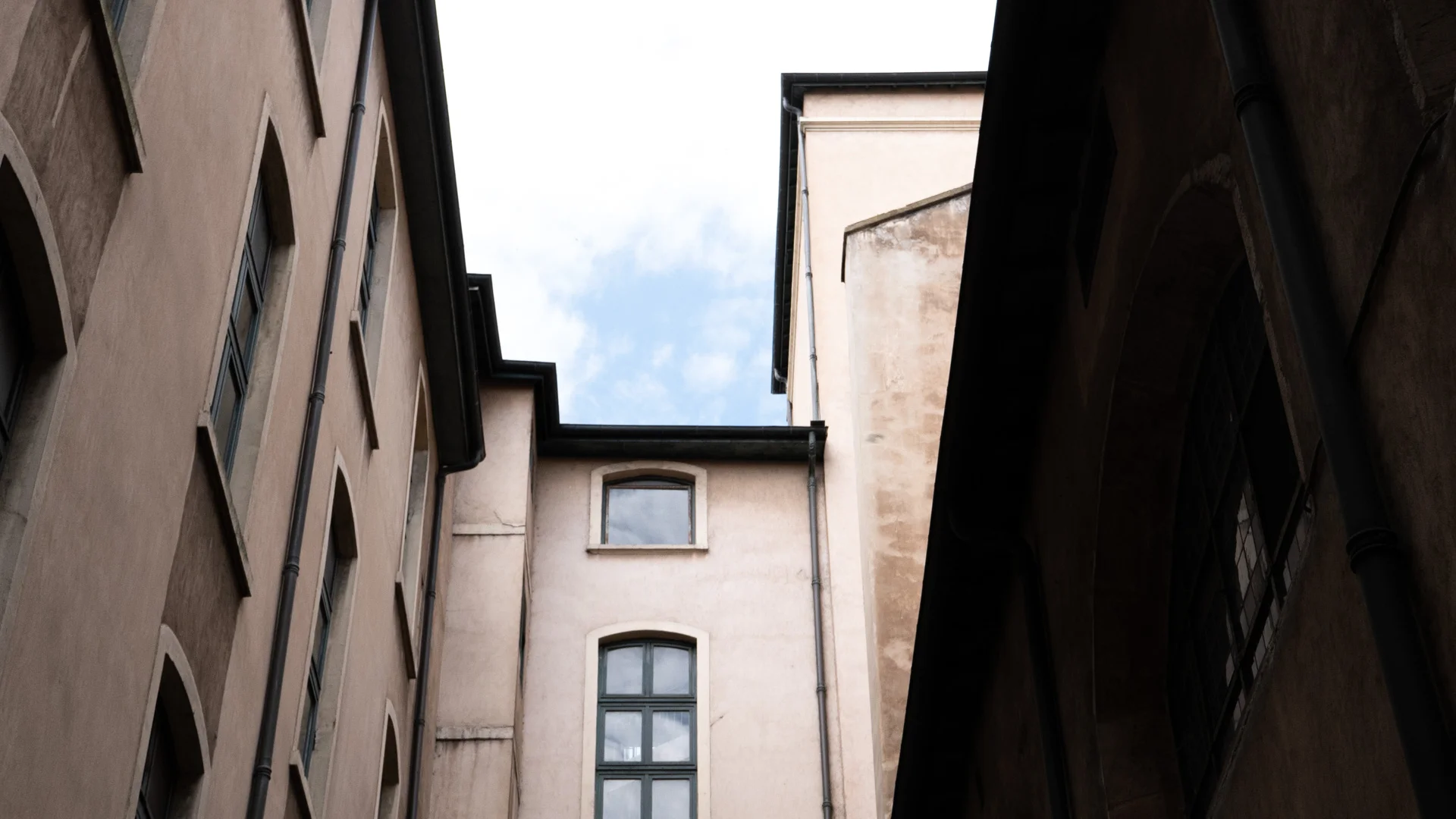 lyon-alley.jpg