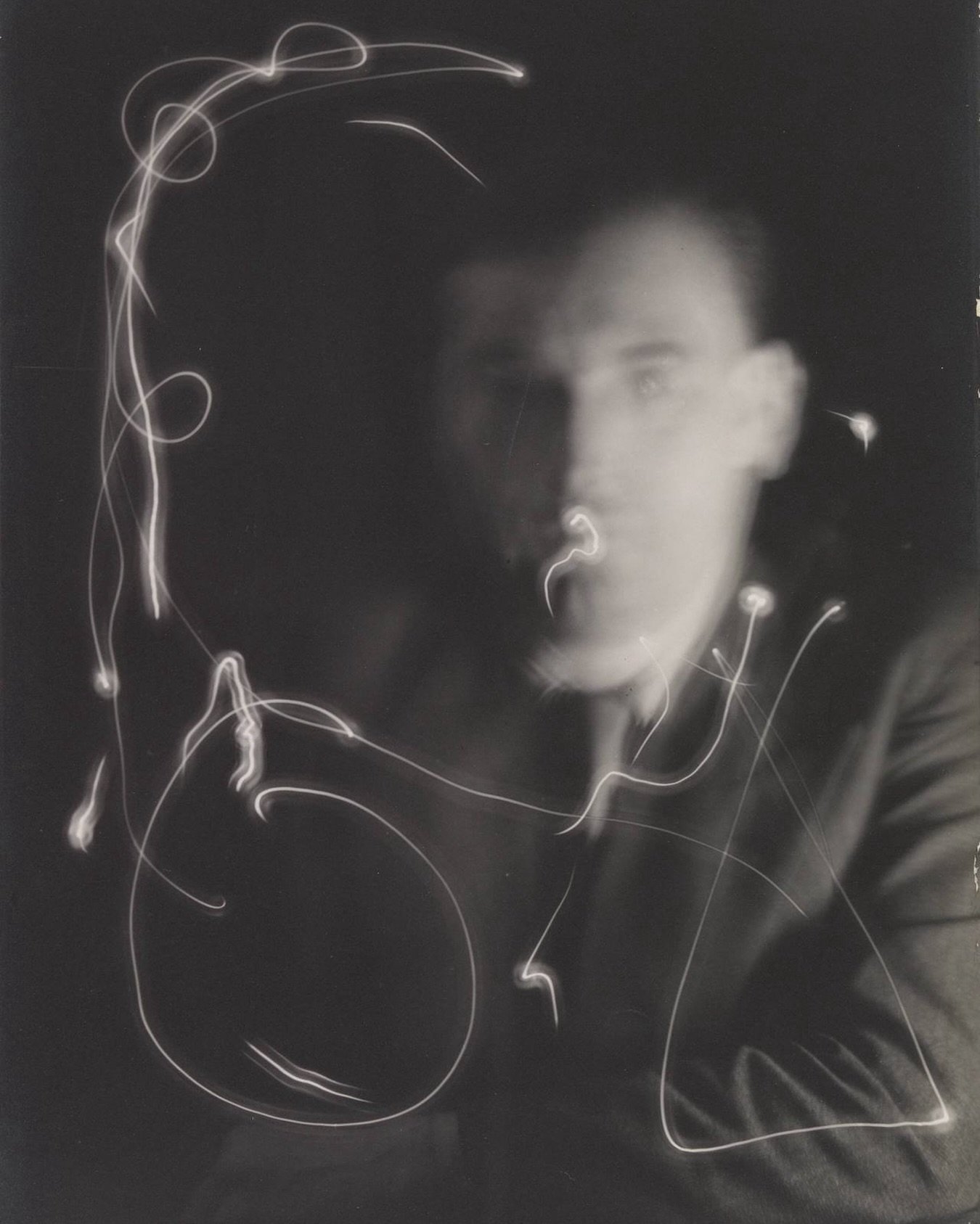Eventually it was night and I walked and I ended up in a pub, and the room was crowded with people who all seemed to know and love each other and they also knew that they did not know or love me. 

📷 &ldquo;Space Writing&rdquo; (1937), Man Ray

#nob