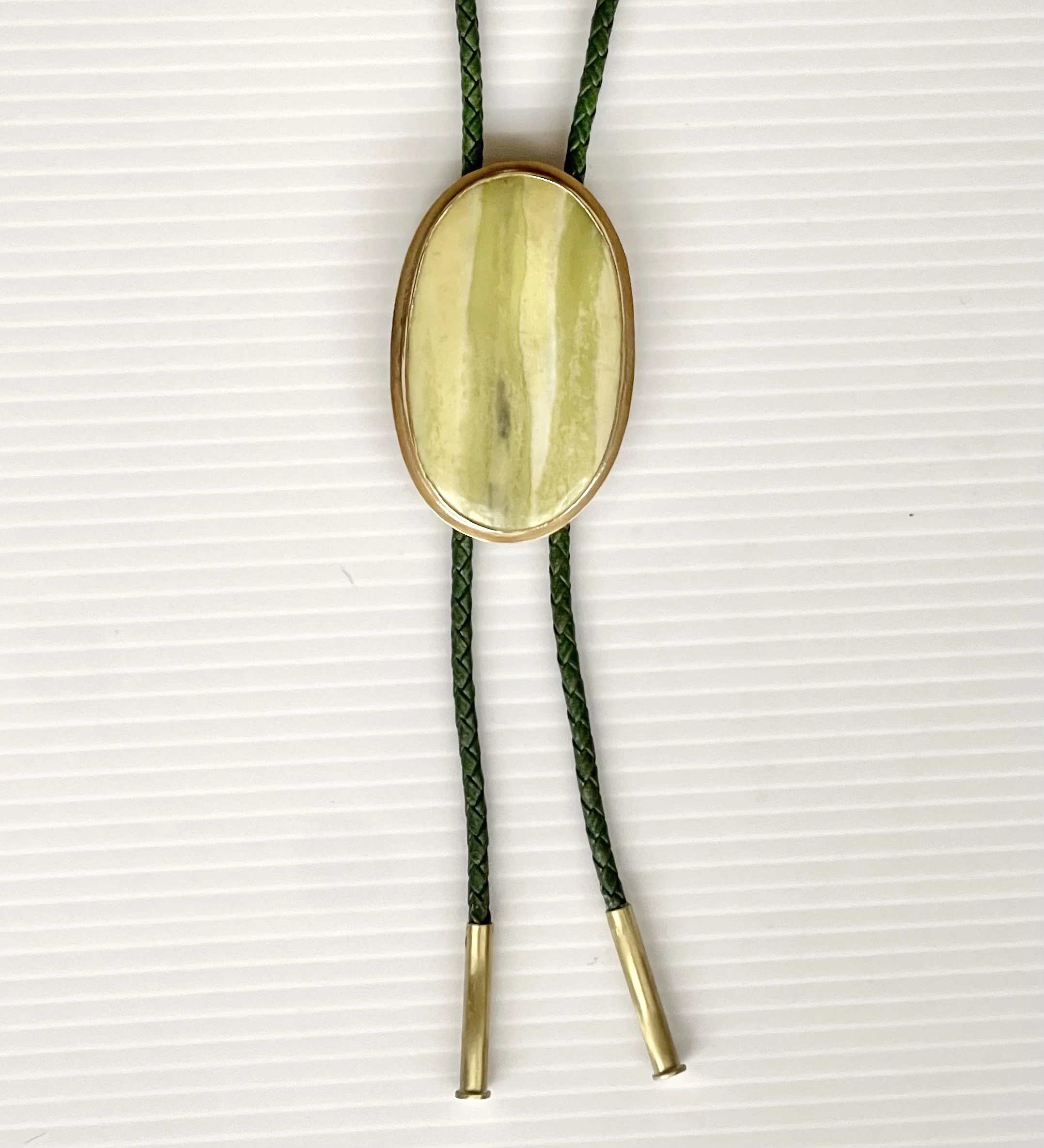 serpentine grn bolo.jpg