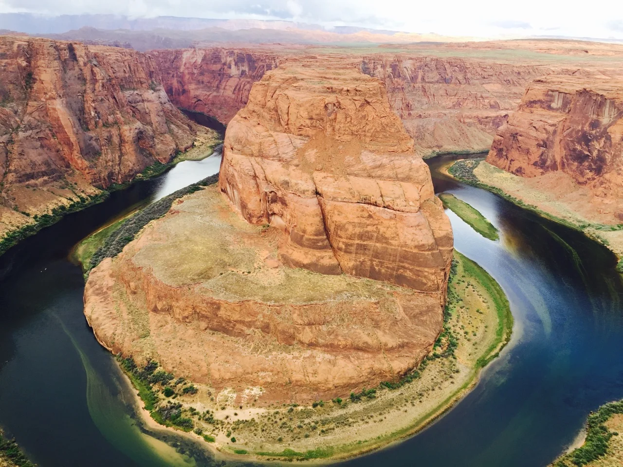 We made a second stop at Horseshoe Bend on the way out, knowing that my mom would absolutely love it. It was a bit sunnier the second time around, bringing out a whole new set of colors on the landscape. 