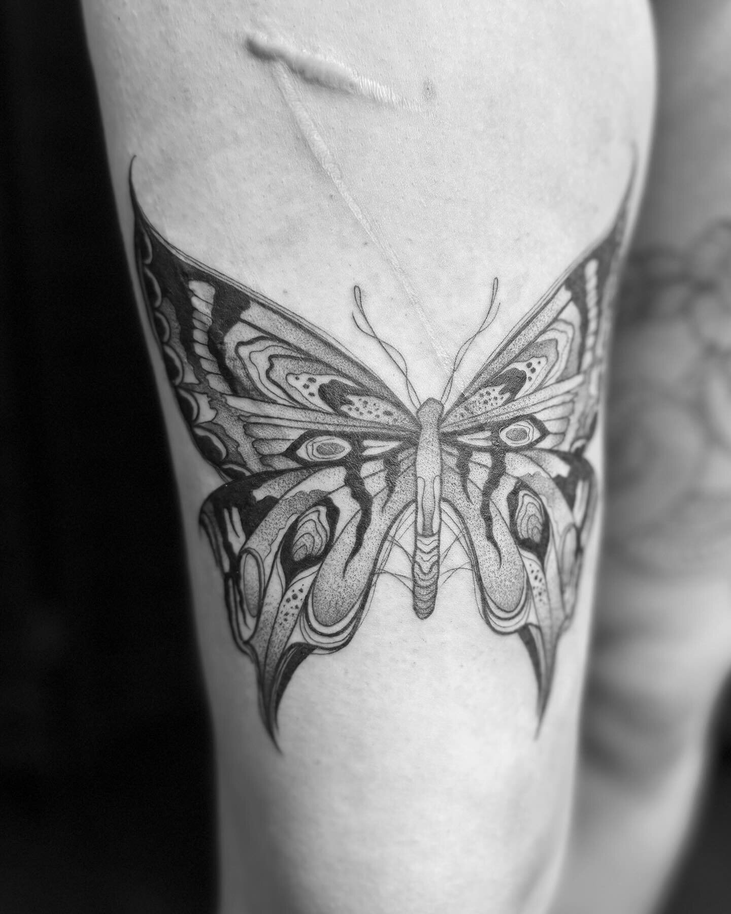 Moth Tattoo for @x.charlotte.x.02 great to have you in the studio! 
I&rsquo;m loving the blackwork style at the moment so give me a message to get something booked in 🤘
.
.
.
#tatt #tattoo #tattooideas #blxckwork #tattooartist #legtattoo #mothtattoo