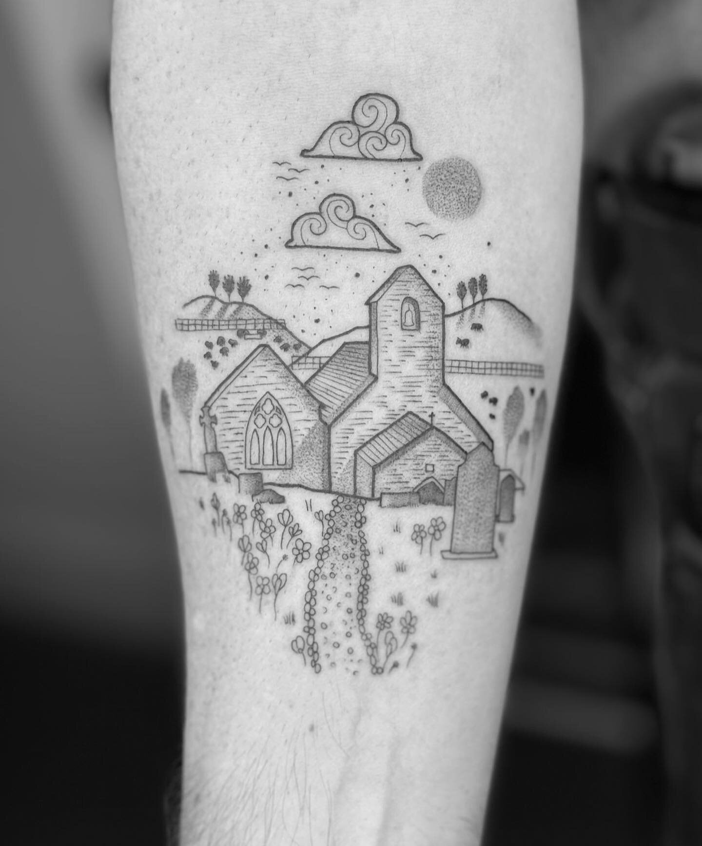 A little fineline piece for @timstreamer3 🤘🏼
.
.
.
.
#finelinetattoo #tattooideas #tattoo #tattoodesign