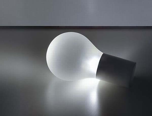 Estasi-Lamp-light-bulb-shape-with-LED-light-source-by-Federico-Delrosso-3.jpg